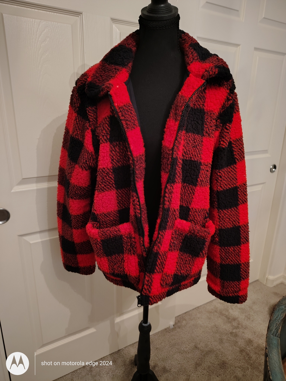 dip Red and Black Plaid Sherpa Jacket. Soft, Fuzzy, Lite Weight. New.